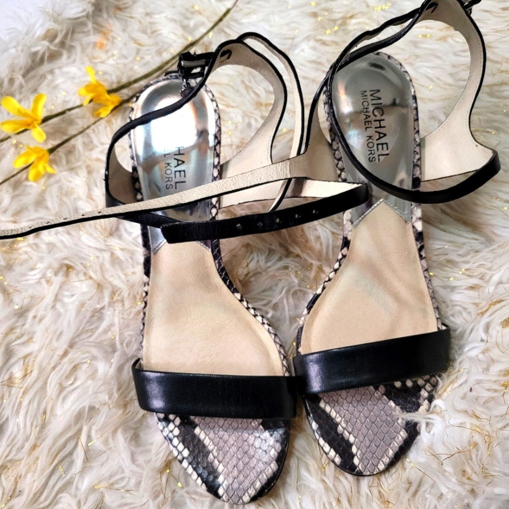 Michael Kors heels - Picture 2 of 4